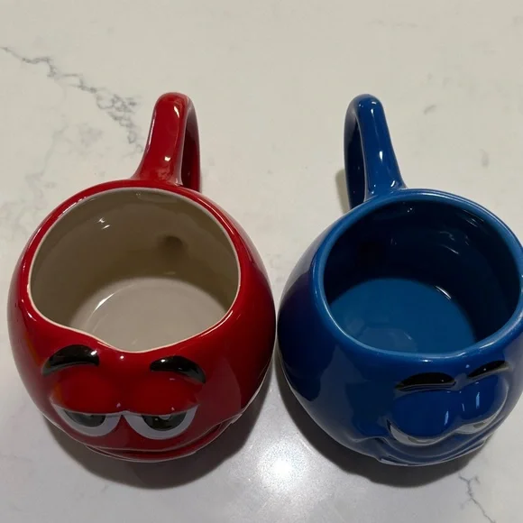 M&M'S Red and Blue Character Mugs - Picture 4 of 7